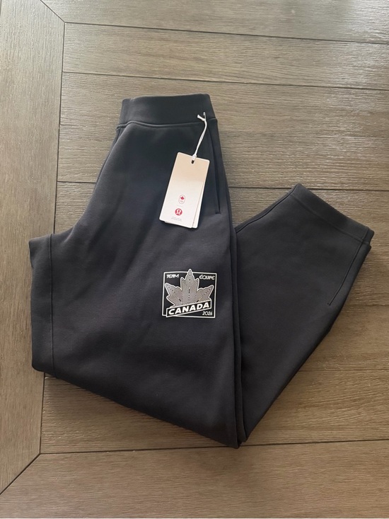 lululemon athletica Pants - NWT Lululemon Team Canada Womens Big Cozy Oversized Sweatpant
COC Logo, S